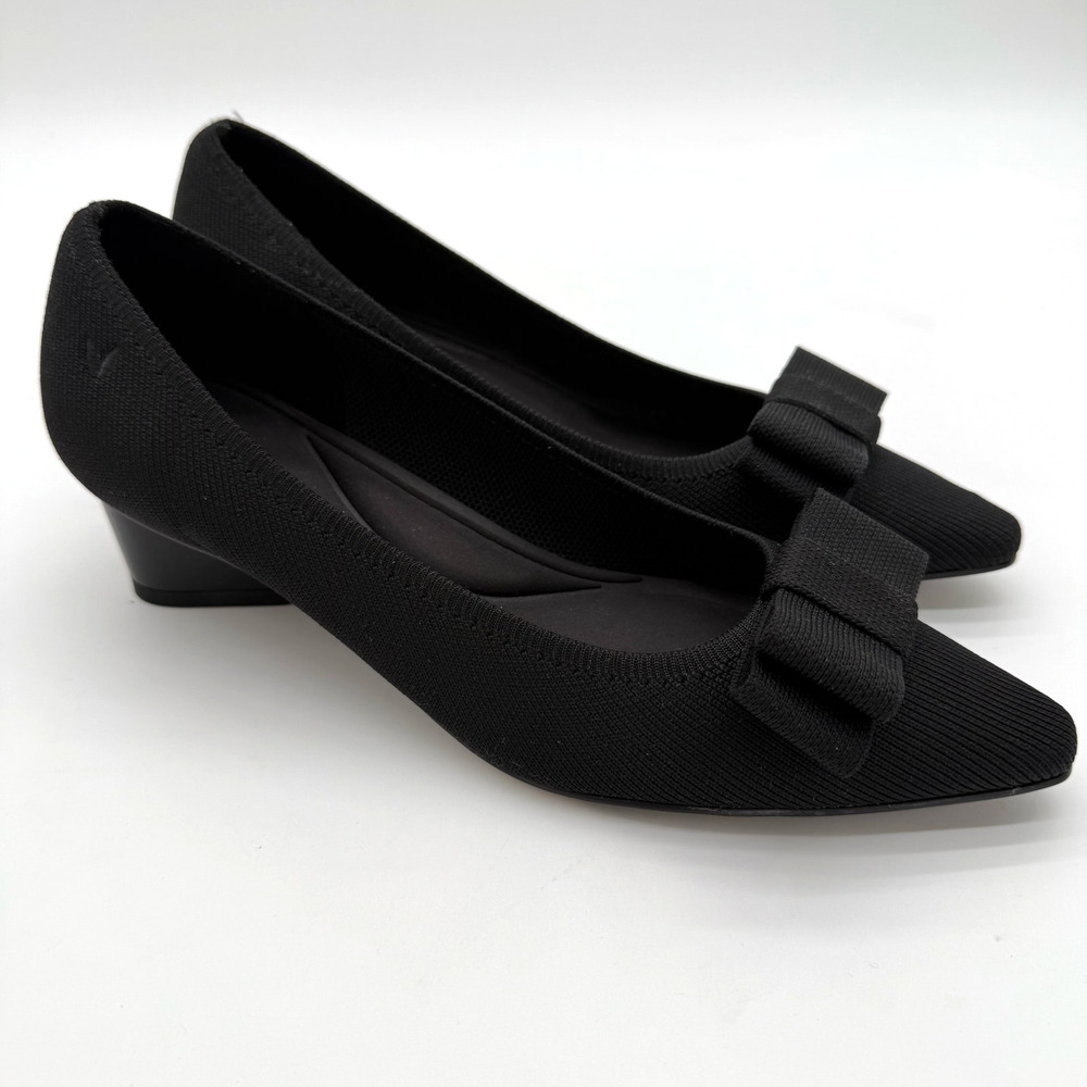 Vivaia size 9 Elegant Black Bow Heels